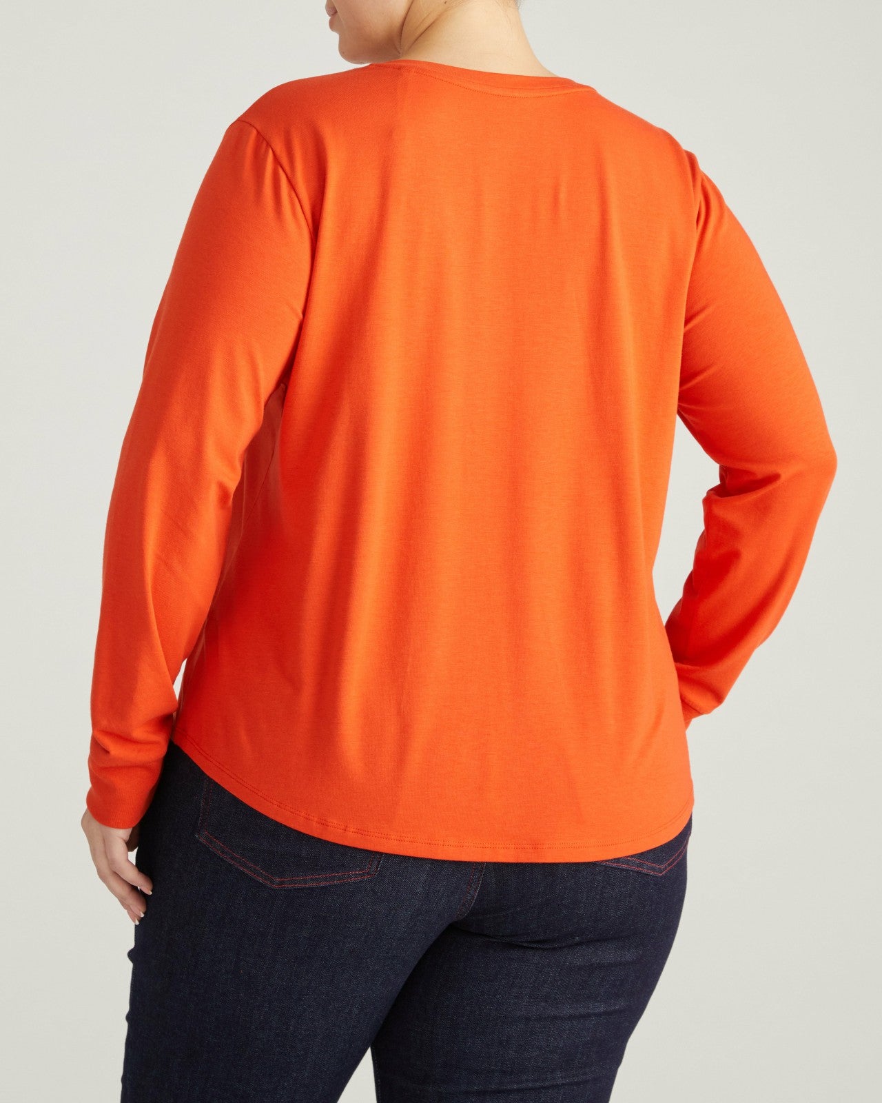 Long Sleeve V Rex - Universal Standard