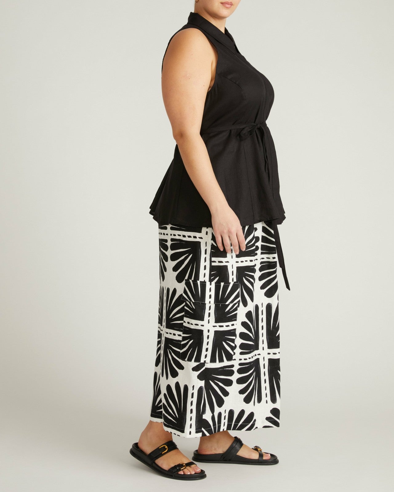 Adelaide Sleeveless Linen Blend Shirt - Universal Standard