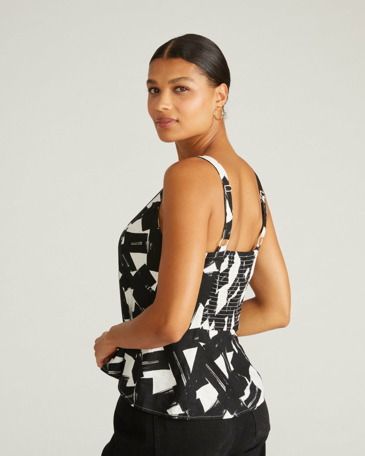 Kuki Sleeveless Linen Blend Top - Universal Standard
