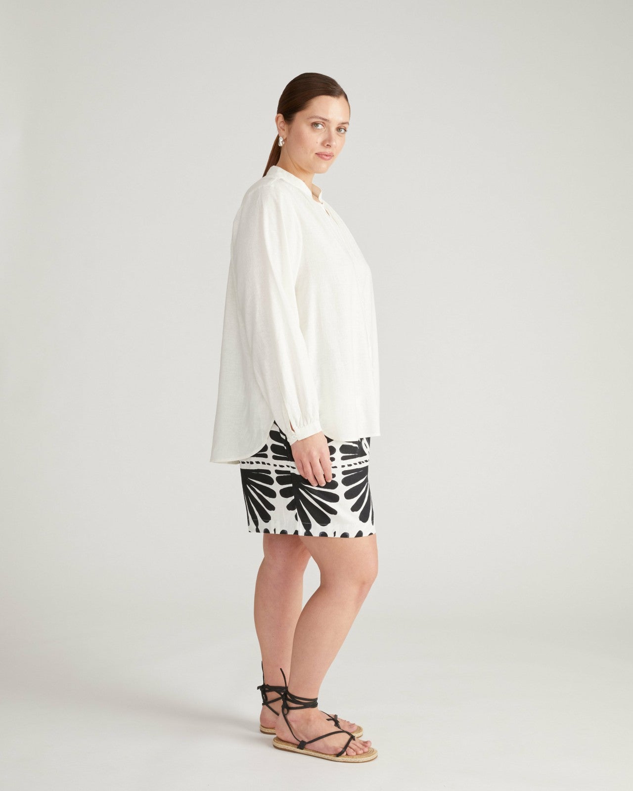 Avalon Linen Blend Blouse - Universal Standard