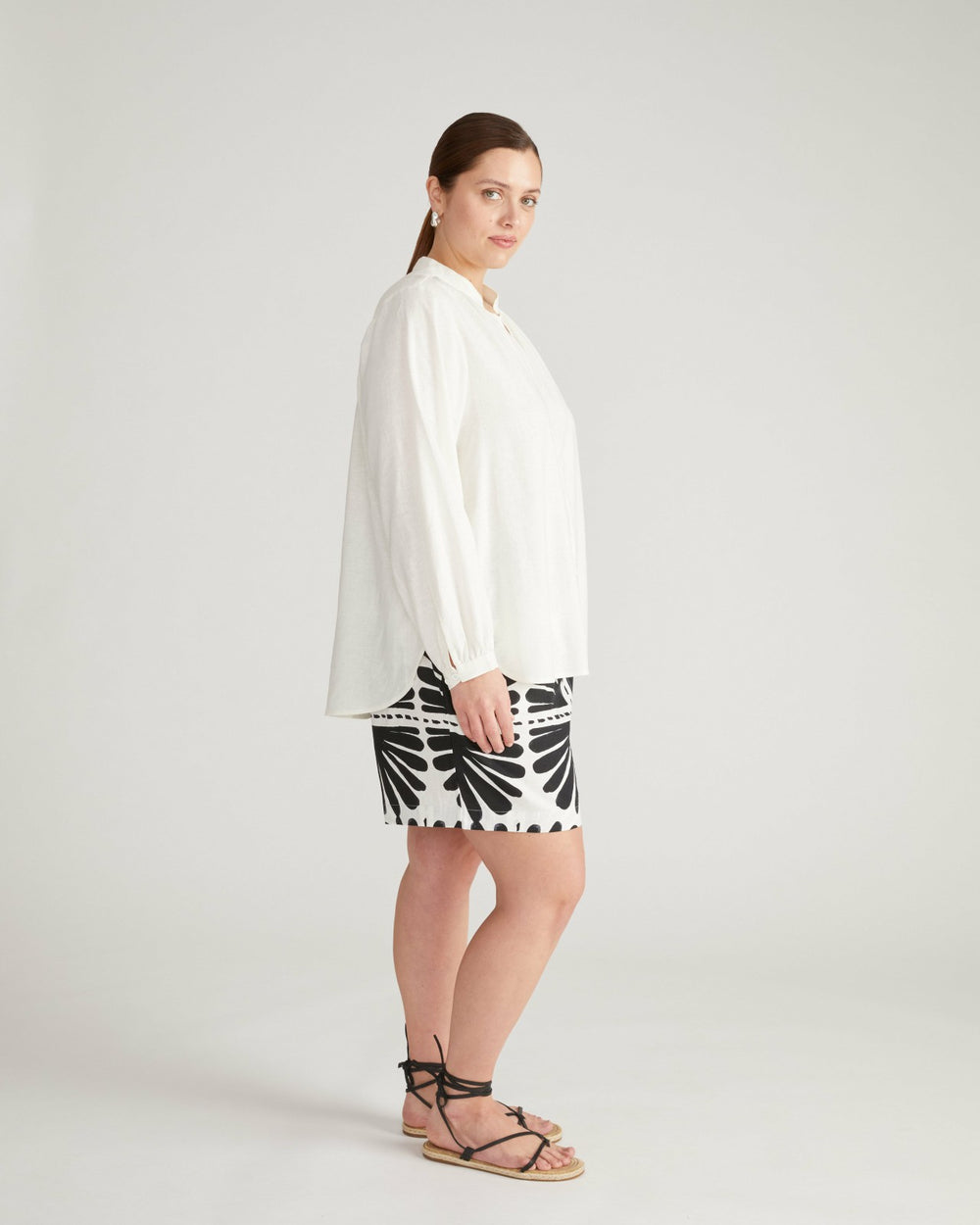Avalon Linen Blend Blouse - Universal Standard