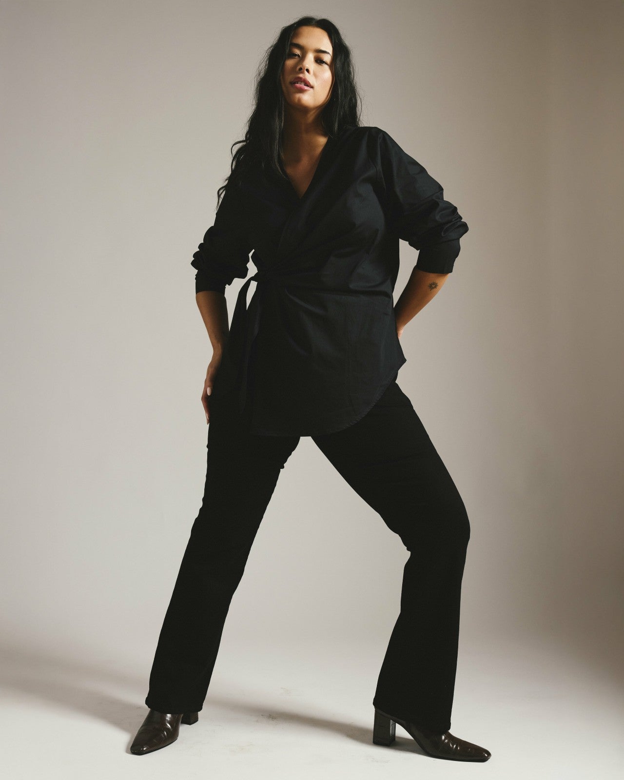 Beacon Stretch Poplin Wrap Shirt - Universal Standard