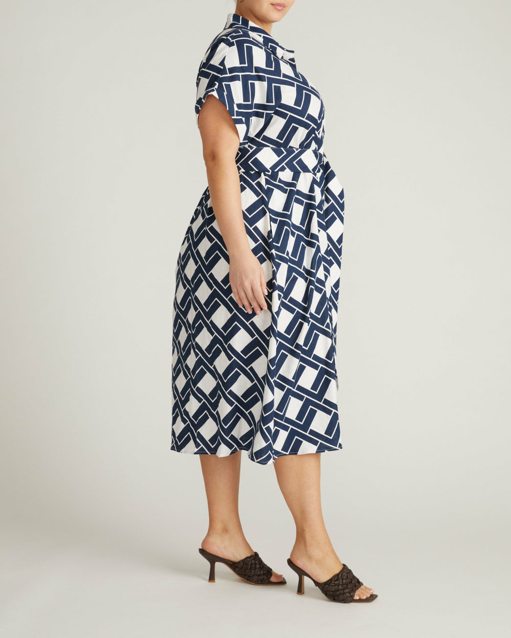 Sandy Stretch Linen Blend Shirtdress - Universal Standard