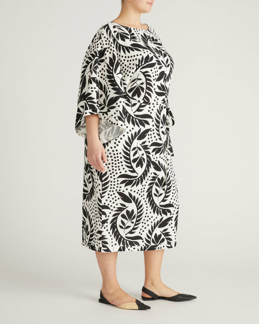 Lio Linen Blend Dress - Universal Standard
