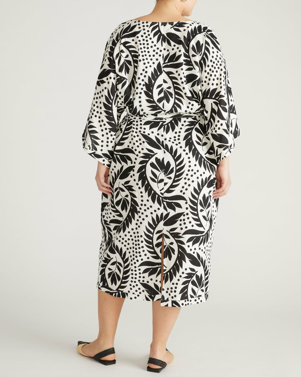 Lio Linen Blend Dress - Universal Standard