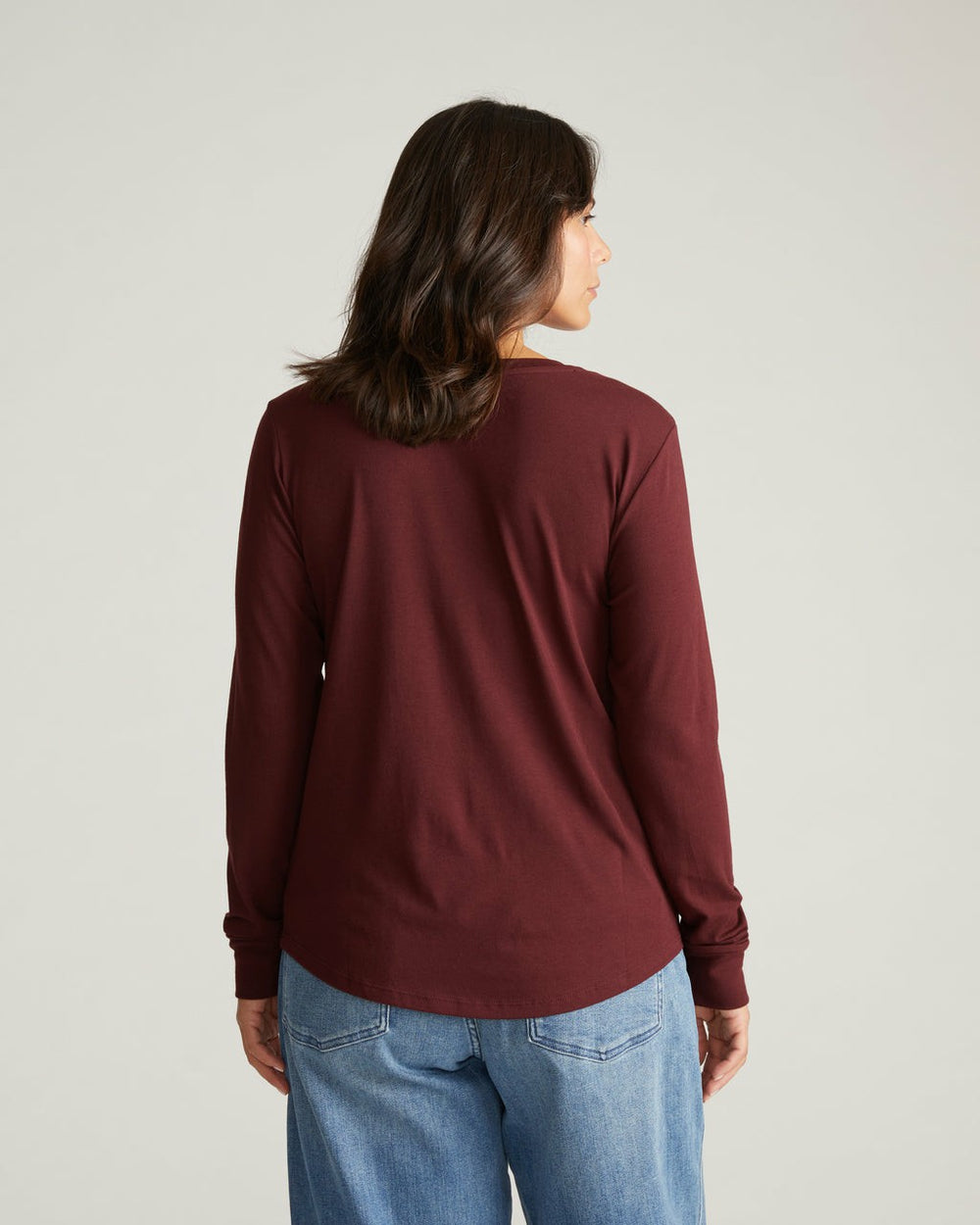 Long Sleeve V Rex - Universal Standard