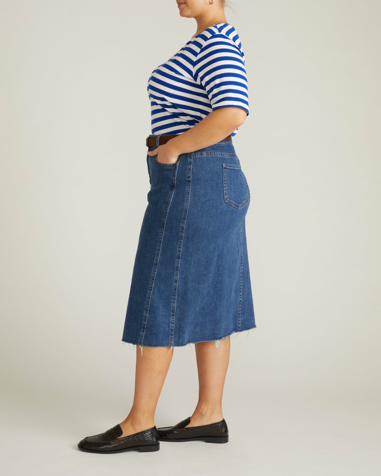 Maia Stovepipe Sleeve V Neck Tee - Universal Standard