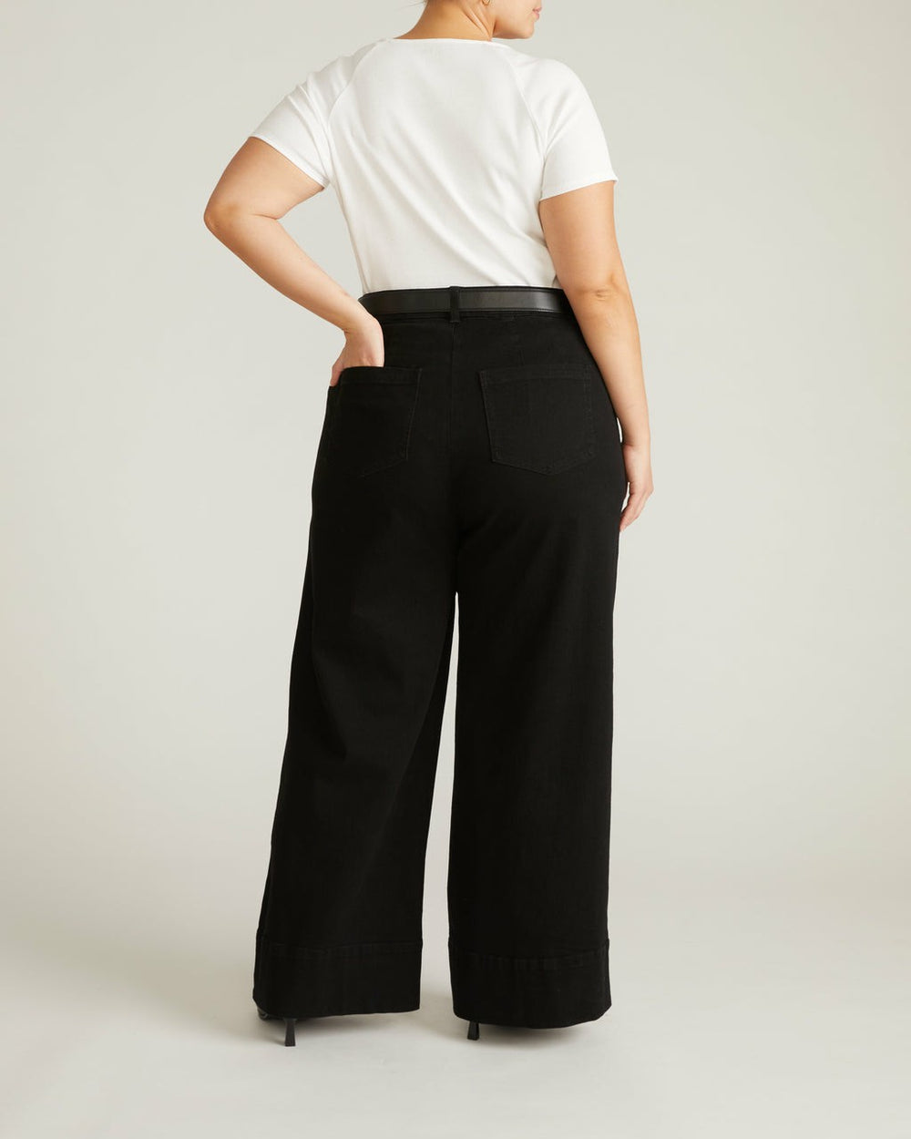 Carey Ribbed Sweetheart Tee - Universal Standard