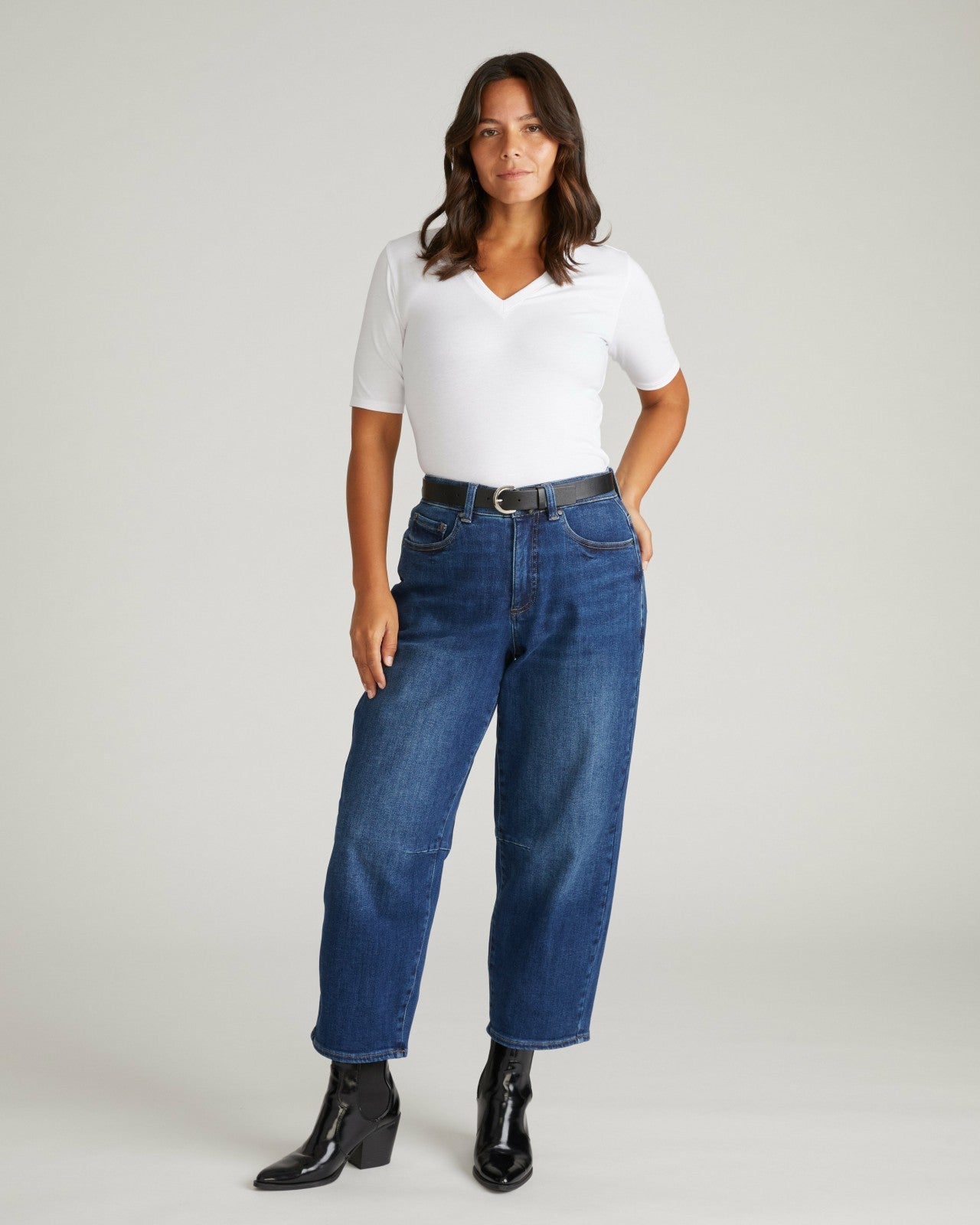 Maia Stovepipe Sleeve V Neck Tee - Universal Standard