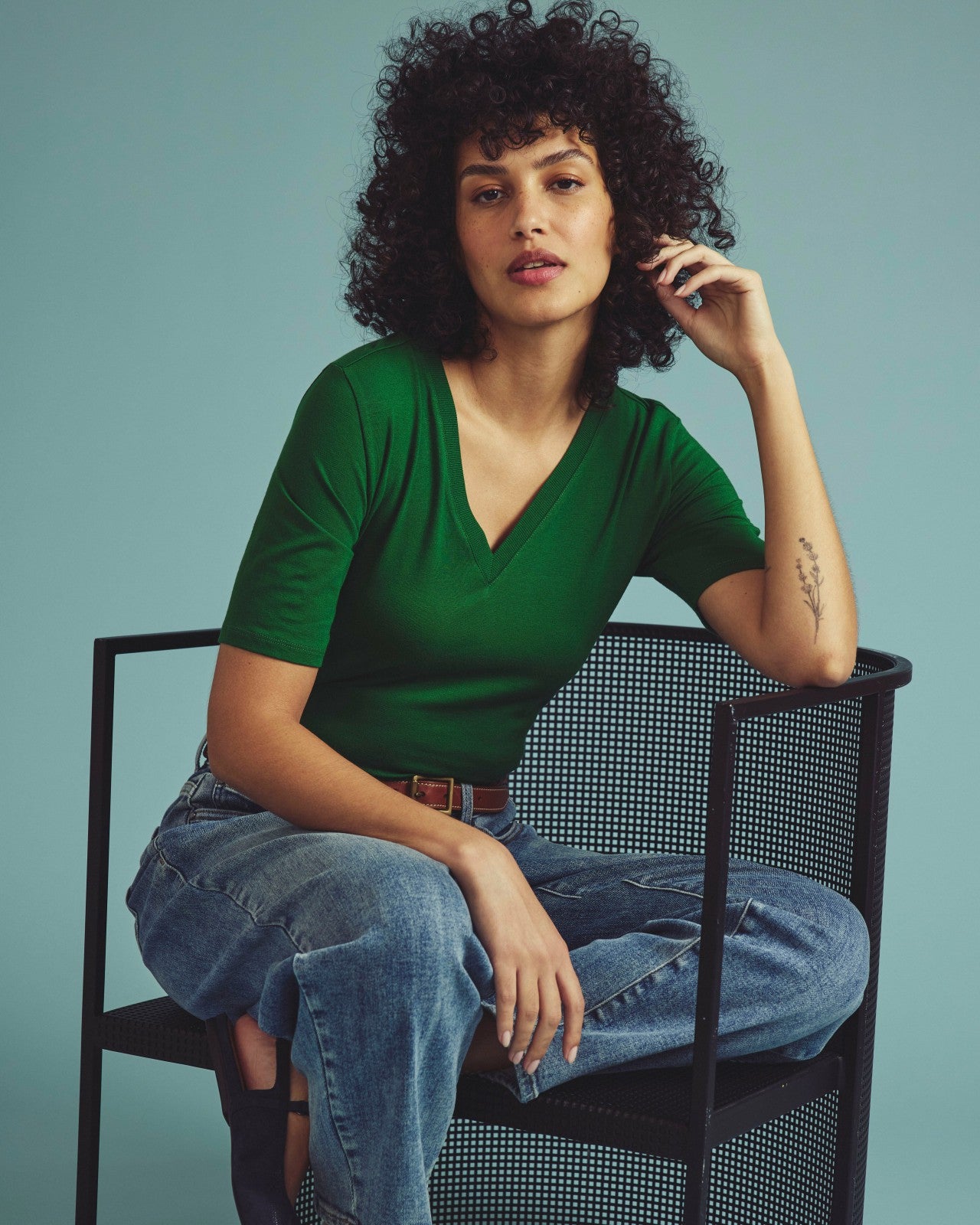 Maia Stovepipe Sleeve V Neck Tee - Universal Standard