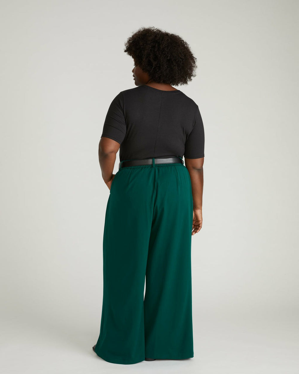 Maia Stovepipe Sleeve V Neck Tee - Universal Standard